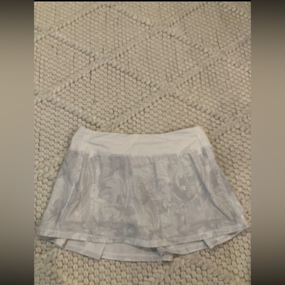 LULULEMON athletic skirt size 6